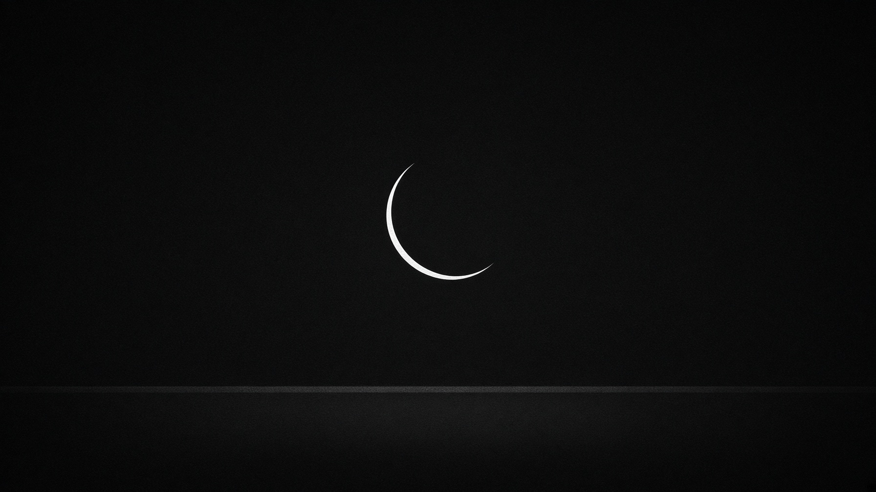 Luna su sfondo nero
